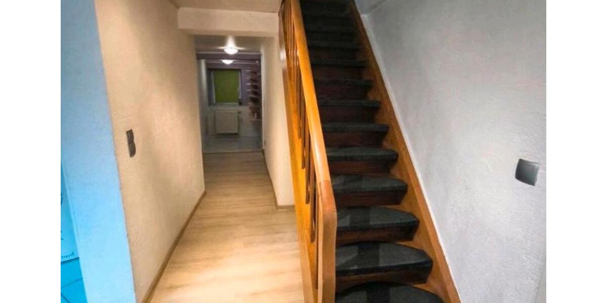 Einfamilienhaus Rauhenebrach - 8 Zimmer, 250 m&sup2;, 220.000&euro; | Angebot:27083530