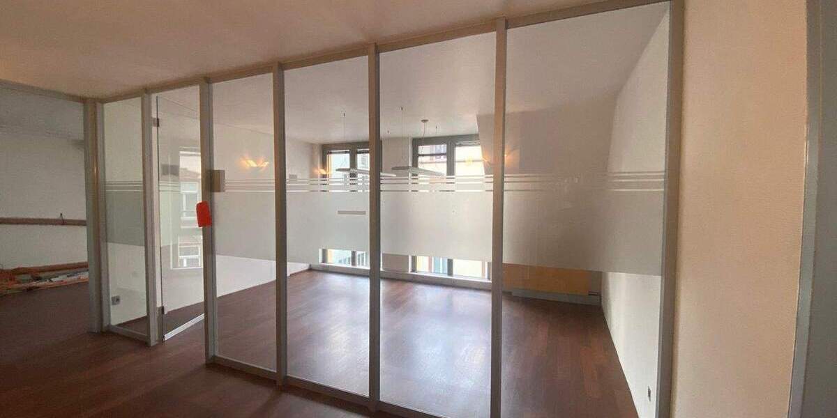 Etagenwohnung Schweinfurt Altstadt - 5 Zimmer, 139 m&sup2;, 335.000&euro; | Angebot:25665665