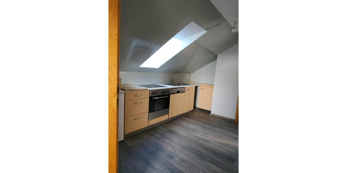 Dachgeschoßwohnung Hofheim in Unterfranken - 3 Zimmer, 47 m&sup2;, 385&euro; | Angebot:25752499