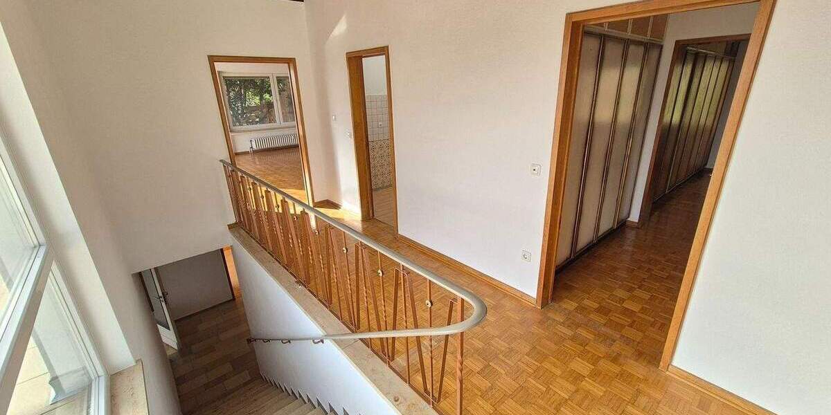 Einfamilienhaus Bad Kissingen - 6 Zimmer, 203 m&sup2;, 439.000&euro; | Angebot:25665267