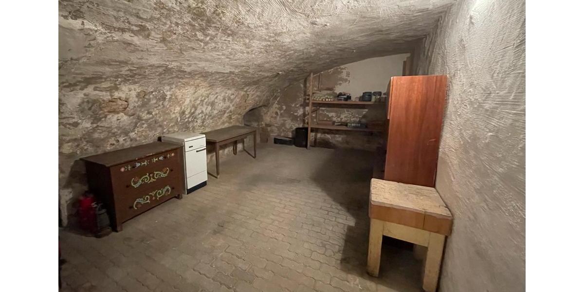 Mehrfamilienhaus, Wohnhaus Dettelbach - 8 Zimmer, 191 m&sup2;, 199.000&euro; | Angebot:26991778