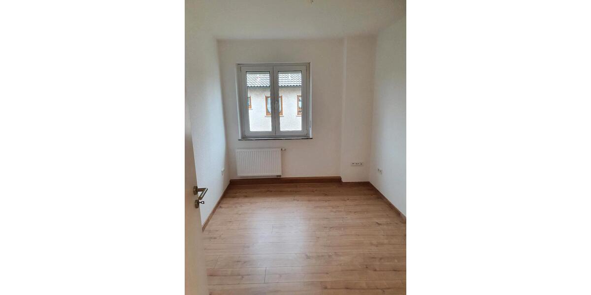 Maisonettenwohnung Bergrheinfeld - 4 Zimmer, 125 m&sup2;, 1.000&euro; | Angebot:25998895