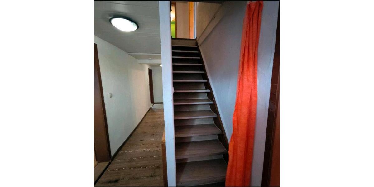 Einfamilienhaus Rauhenebrach - 8 Zimmer, 235 m&sup2;, 225.000&euro; | Angebot:27112116