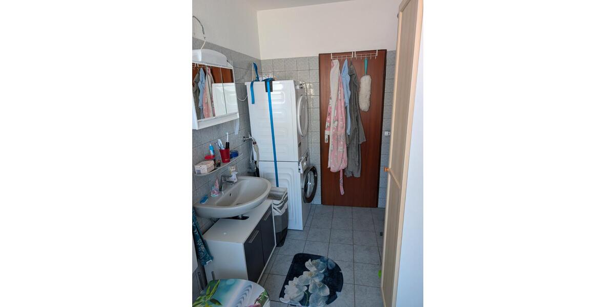Etagenwohnung Oerlenbach - 3 Zimmer, 65 m&sup2;, 480&euro; | Angebot:25987737