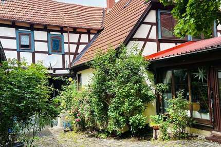 Haus Hofheim - 10 Zimmer, 280 m&sup2;, 340.000&euro; | Angebot:26894477