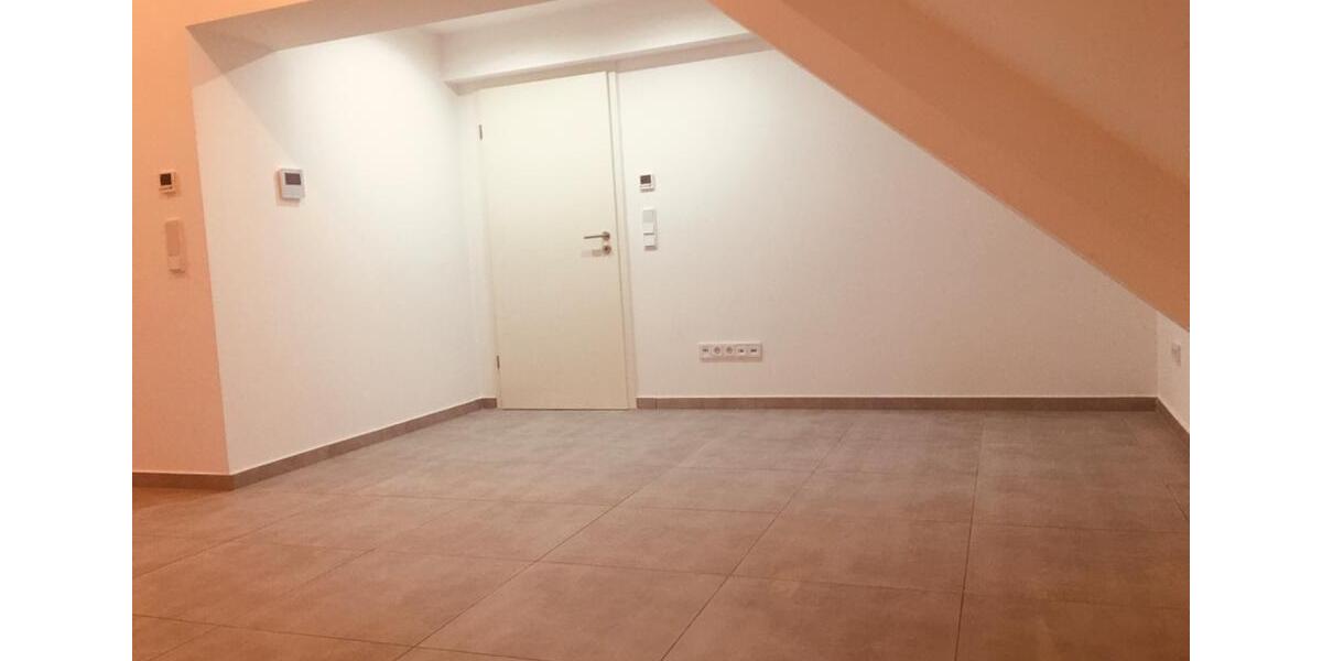 Dachgeschoßwohnung Volkach - 3.5 Zimmer, 80 m&sup2;, 951&euro; | Angebot:24415550