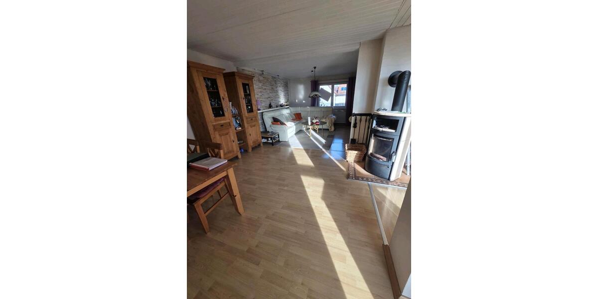 Maisonettenwohnung Stadtlauringen - 4.5 Zimmer, 130 m&sup2;, 1.000&euro; | Angebot:26037147