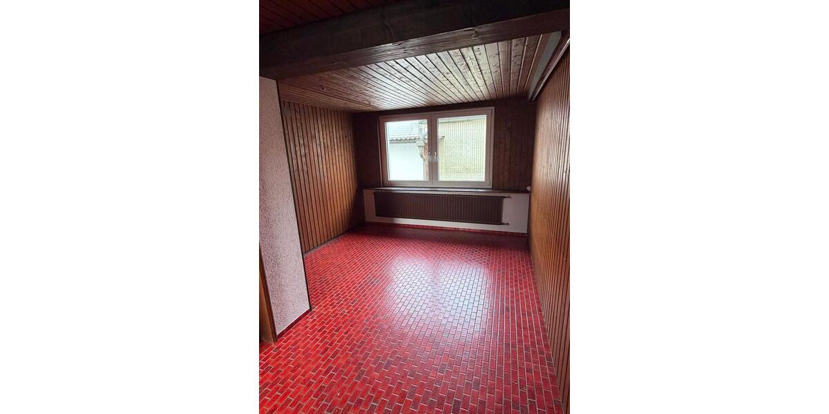 Etagenwohnung Poppenhausen - 7 Zimmer, 215 m&sup2;, 1.890&euro; | Angebot:26312178
