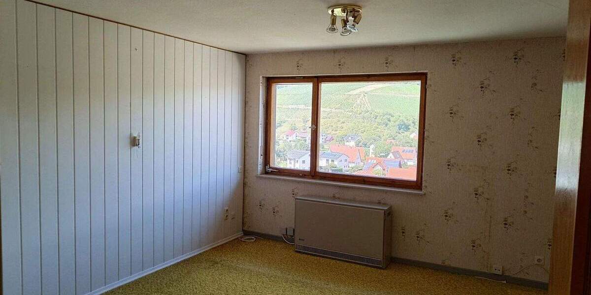 Einfamilienhaus Retzstadt - 8 Zimmer, 185 m&sup2;, 295.000&euro; | Angebot:25716350