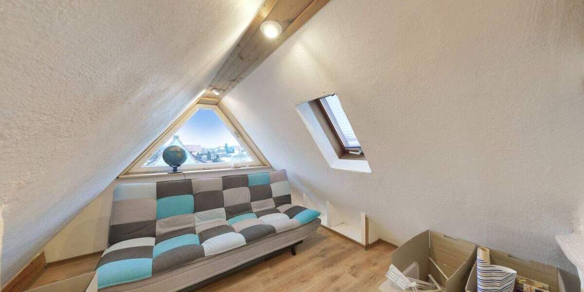 Einfamilienhaus Wipfeld - 7 Zimmer, 155 m&sup2;, 215.000&euro; | Angebot:25744019