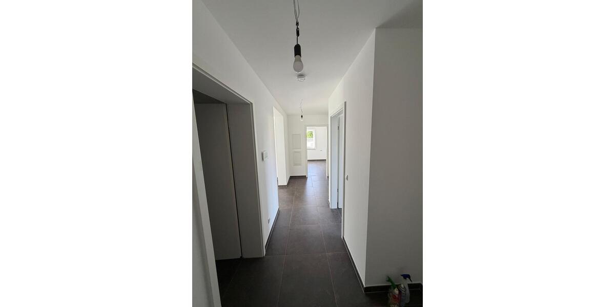 Erdgeschoßwohnung Hofheim in Unterfranken - 3 Zimmer, 98 m&sup2;, 1.190&euro; | Angebot:26635805