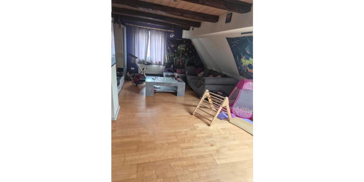 Einfamilienhaus Sulzfeld - 7 Zimmer, 208 m&sup2;, 209.000&euro; | Angebot:25870355