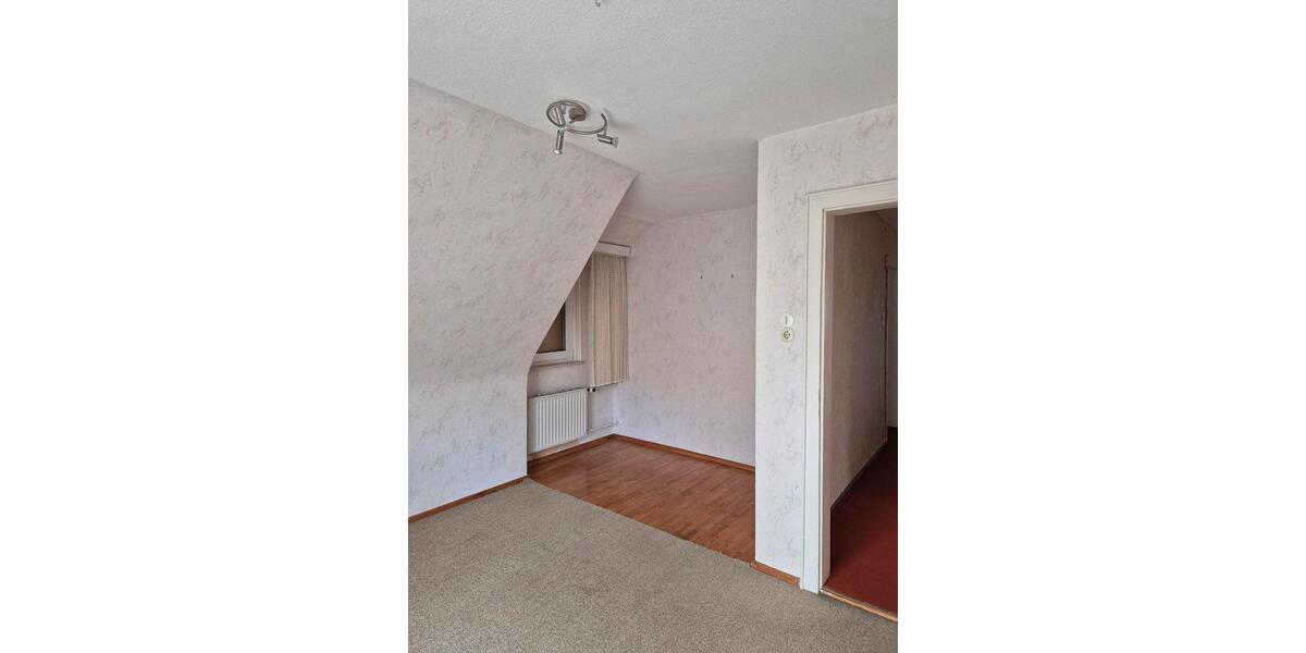 Einfamilienhaus Gerolzhofen - 5 Zimmer, 123 m&sup2;, 250.000&euro; | Angebot:25917862