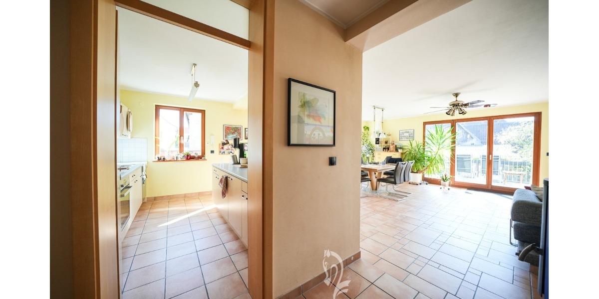 Traumhaftes Ensemble: Energieeffizientes (A) Einfamilienhaus mit Büro, großem Innenhof & Garten - Mehrfamilienhaus, Wohnhaus Fahr Fahr | Angebot:25907599