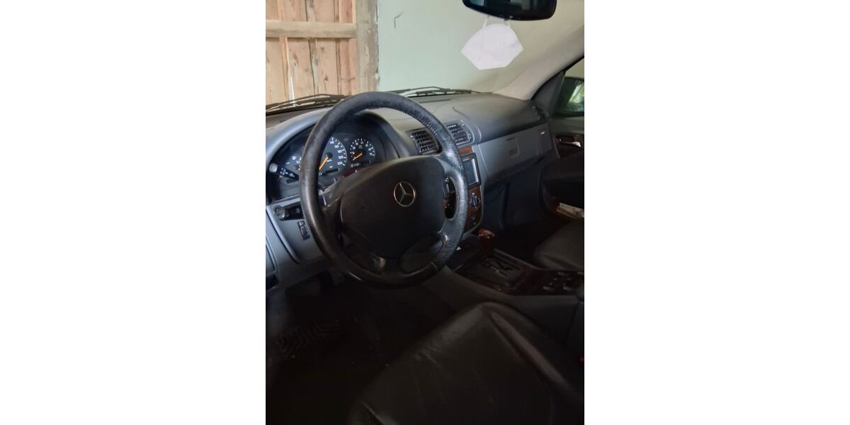 Mercedes-Benz ML 430 280.000 km 4.500 &euro; Arnstein 97450