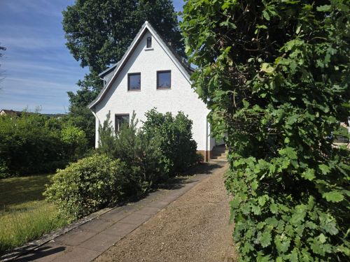 Versteckter Traum mit parkähnlichem Grundstück in 97688 Bad Kissingen, ruhig gelegen, weitere Bebauungsmöglichkeiten (ID 10643) - Zweifamilienhaus Bad Kissingen Bad Kissingen | Angebot:26961569
