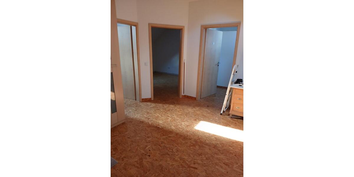 Etagenwohnung Lülsfeld - 6 Zimmer, 95 m&sup2;, 600&euro; | Angebot:25968150